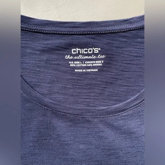 Chico's women’s Navy Top Size L - Picture 6 of 7